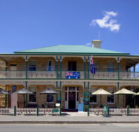 The Richmond Arms Hotel - Accommodation Cairns