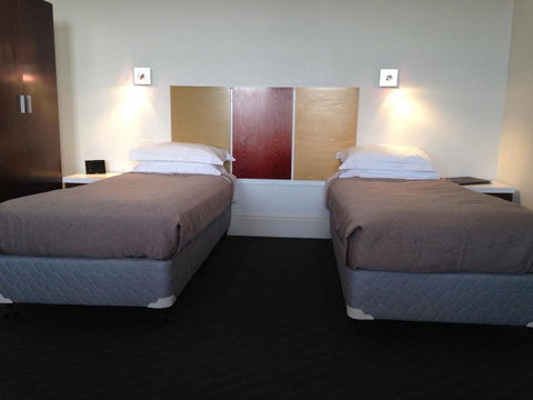 Auldington Hotel - Accommodation Cairns 22