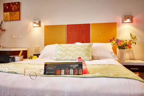 Auldington Hotel - Accommodation Cairns 2