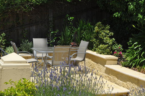 Belton Apartments-Hedge Cottage - Accommodation Cairns 28