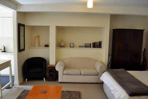 Belton Apartments-Hedge Cottage - Accommodation Cairns 6