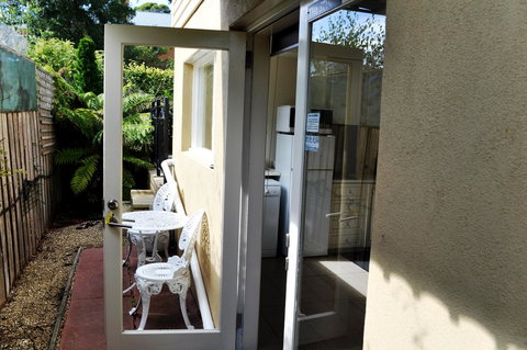 Belton Apartments-Hedge Cottage - Accommodation Cairns 7