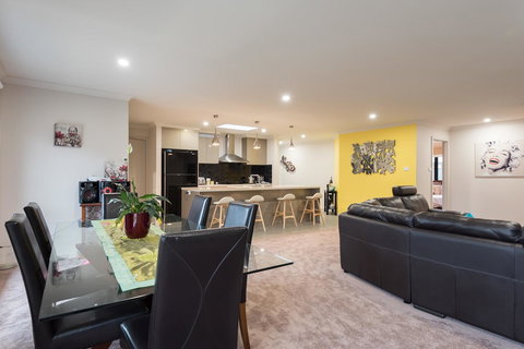 Euphoria House - Accommodation Cairns 10