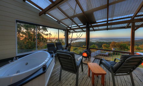Island View Spa Cottage - Accommodation Cairns 1