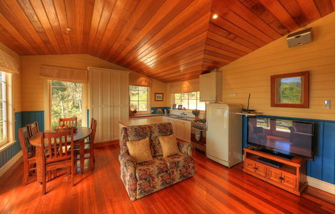 Island View Spa Cottage - Accommodation Cairns 7