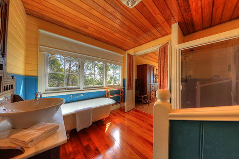 Island View Spa Cottage - Accommodation Cairns 3