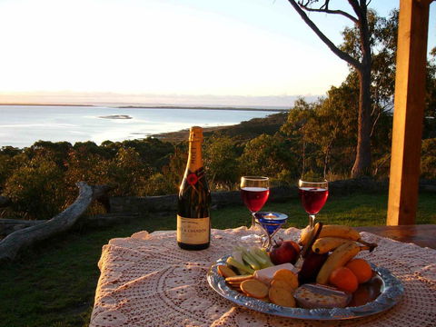 Island View Spa Cottage - Accommodation Cairns 0