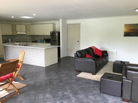 Island Breeze Motel - Accommodation Cairns 3