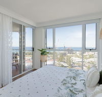 NEW Beautiful 1 Bedroom Beach Views Broadbeach - Accommodation Cairns