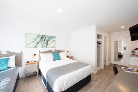 New England Motor Lodge - Accommodation Cairns 1