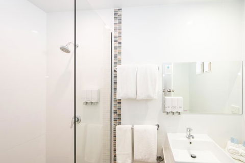 New England Motor Lodge - Accommodation Cairns 3