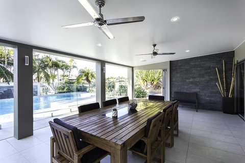 NewPort Dream Quiet Island - No Party - Accommodation Cairns 2