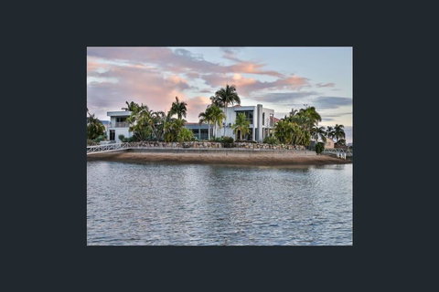 NewPort Dream Quiet Island - No Party - Accommodation Cairns 0