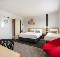 Nightcap at Camp Hill Hotel - Accommodation Cairns