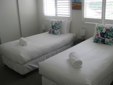 Noosa Entrance Waterfront Resort - Accommodation Cairns 2