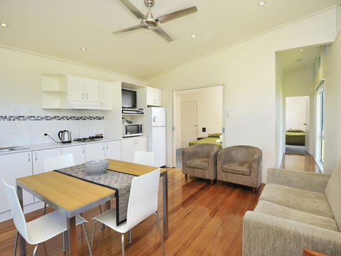 NRMA Eastern Beach Holiday Park - Accommodation Cairns 2