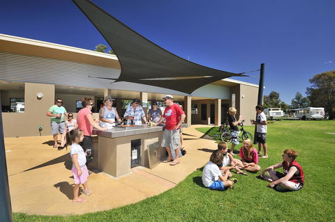 NRMA Eastern Beach Holiday Park - Accommodation Cairns 1