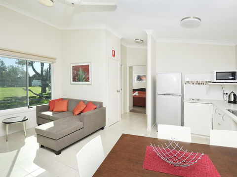 NRMA Eastern Beach Holiday Park - Accommodation Cairns 3