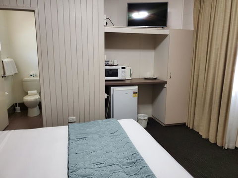 O'Sheas Windsor Hotel - Accommodation Cairns 2