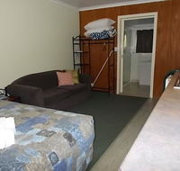 Oakridge Motel Tourist Park - Accommodation Cairns