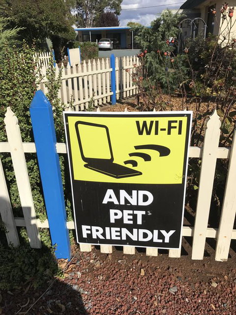 Oasis Motel - Accommodation Cairns 1