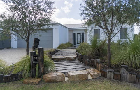 OCEAN & EARTH - Accommodation Cairns 0