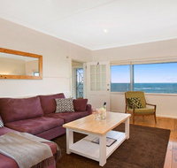 Ocean Blue Apartment Two - oceanfront apartment - Accommodation Cairns