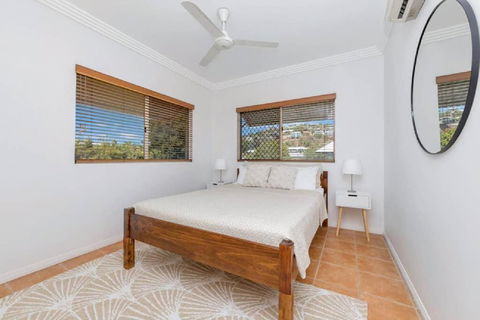 Ocean Breeze, Near Parks And Rowes Bay - Accommodation Cairns 3