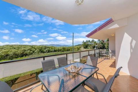 Ocean Breeze, Near Parks And Rowes Bay - Accommodation Cairns 2