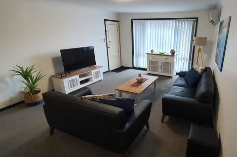 Ocean Pearl Villa - Accommodation Cairns 1