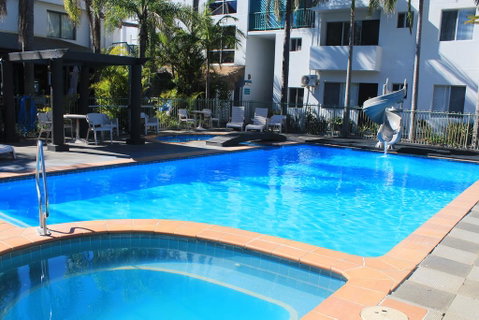 Oceanside Hawks Nest - Accommodation Cairns 0