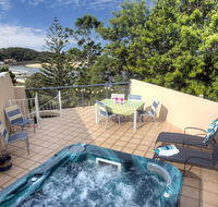 oceanview 6 with rooftop terrace  spa - Accommodation Cairns