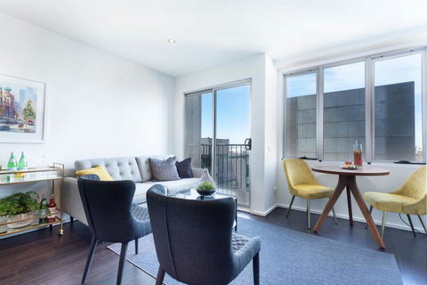 Oliver Stylish City Views Near Graffiti Laneways - Accommodation Cairns 0