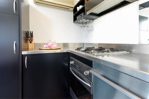 Oliver Stylish City Views Near Graffiti Laneways - Accommodation Cairns 2
