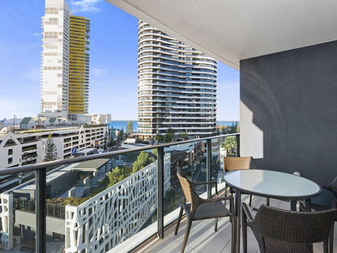 Oracle Resort Private Luxe 2 Bedroom - Accommodation Cairns 1