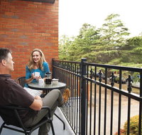 Oxley Court Serviced Apartments - Accommodation Cairns