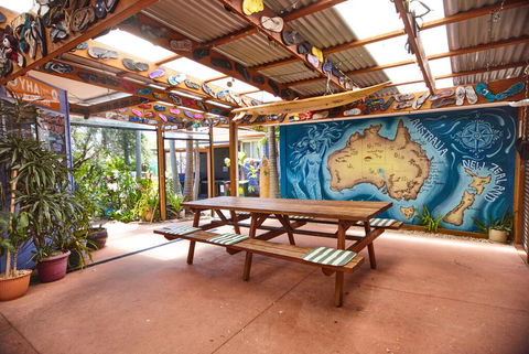 Ozzie Pozzie Backpackers - Port Macquarie YHA - Accommodation Cairns 3