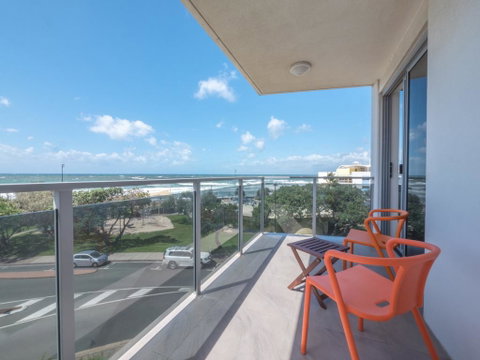 Pacific Towers Unit 4, 19 Ormonde Tce Kings Beach - Accommodation Cairns 3