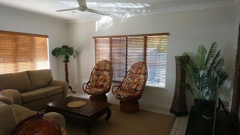 Palm Lakeside Holiday Home - Bowen, Whitsundays, Queensland - Accommodation Cairns 2