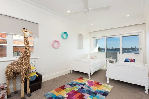 PANORAMIC HARBOUR VIEWS - Accommodation Cairns 3