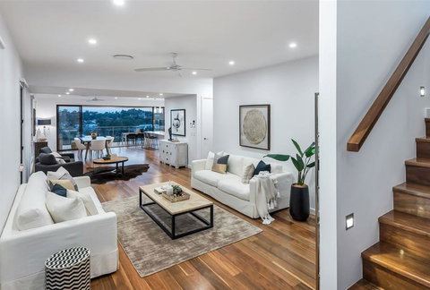 Panoramic Views Villa Birdwood Terrace 4 Bedroms - Toowong - Accommodation Cairns 3