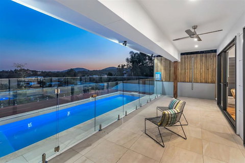 Panoramic Views Villa Birdwood Terrace 4 Bedroms - Toowong - Accommodation Cairns 0