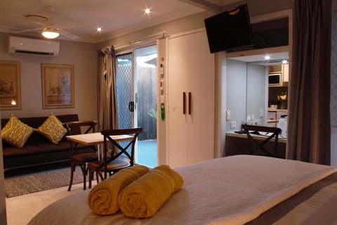 Paperbark Bed & Breakfast - Accommodation Cairns 2