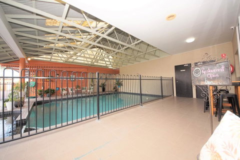 Parkside Motel & Licensed Restaurant - Accommodation Cairns 3