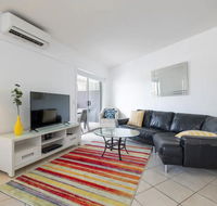 Peaceful 1 Bedroom Apartment with Parking - Accommodation Cairns