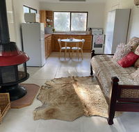 Pear Tree Cottage at Amiens - Accommodation Cairns