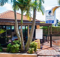 Pegasus Motor Inn and Serviced Apartments - Accommodation Cairns
