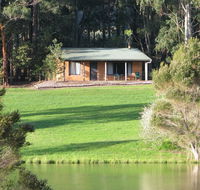 Pemberton Lake View Chalets - Accommodation Cairns