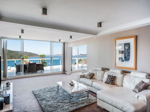 Penthouse 707 - 4 Bedroom Oceanview Penthouse - Accommodation Cairns 0