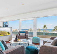 Perpendicular Penthouse - modern beachside apartment - Accommodation Cairns